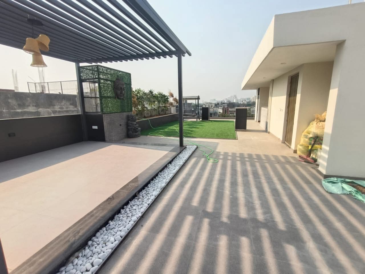 3.5 BHK + Servant Room,Extra Room Builder Floor For Sale in BPTP Amstoria