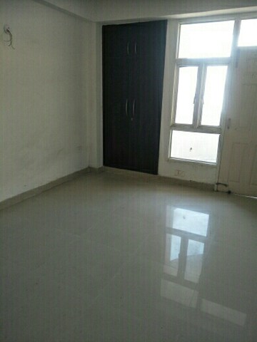 Room in 2.5 BHK Apartment at Aditya Celebrity Homes, Sector 76 – for Sale