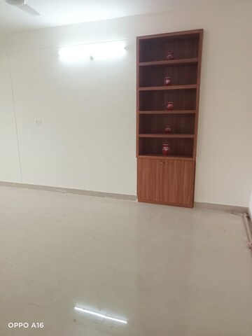 Room in 3 BHK Apartment at Bariatu – for Rent