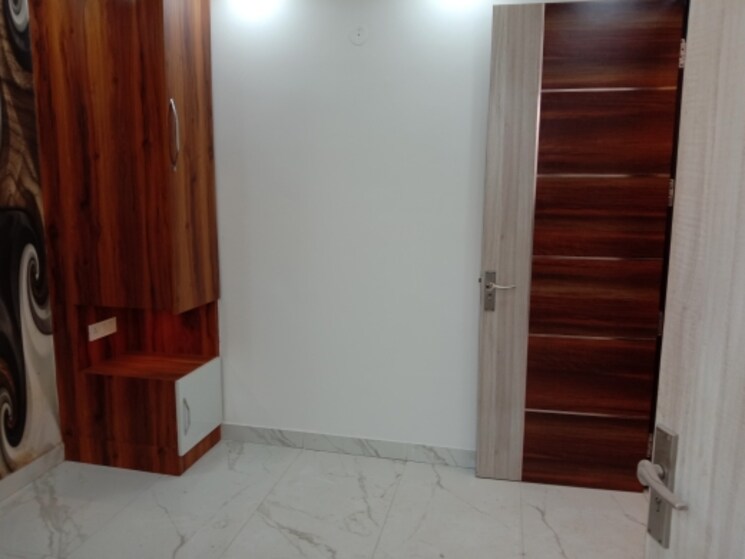 Room, dwarka mor 3 Bedroom 675 Sq.Ft. Builder Floor In Dwarka Mor Delhi 8161560