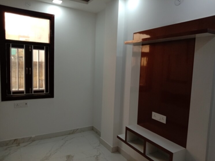 Room, dwarka mor 3 Bedroom 675 Sq.Ft. Builder Floor In Dwarka Mor Delhi 8161560