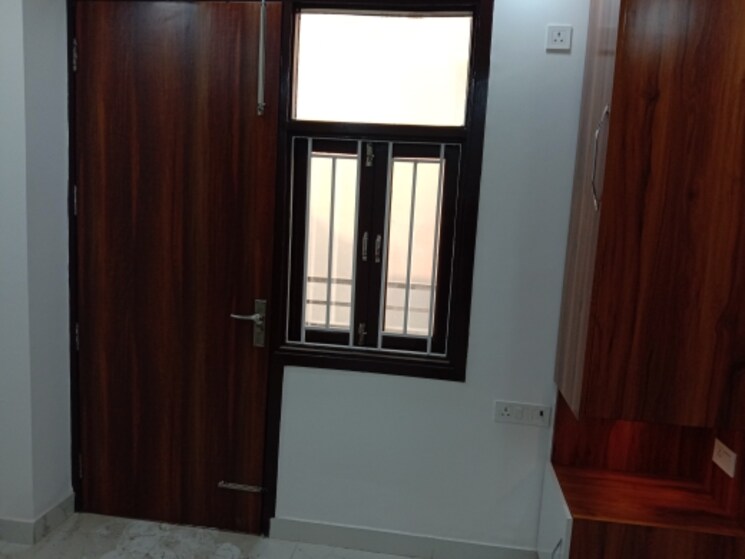 Room, dwarka mor 3 Bedroom 675 Sq.Ft. Builder Floor In Dwarka Mor Delhi 8161560
