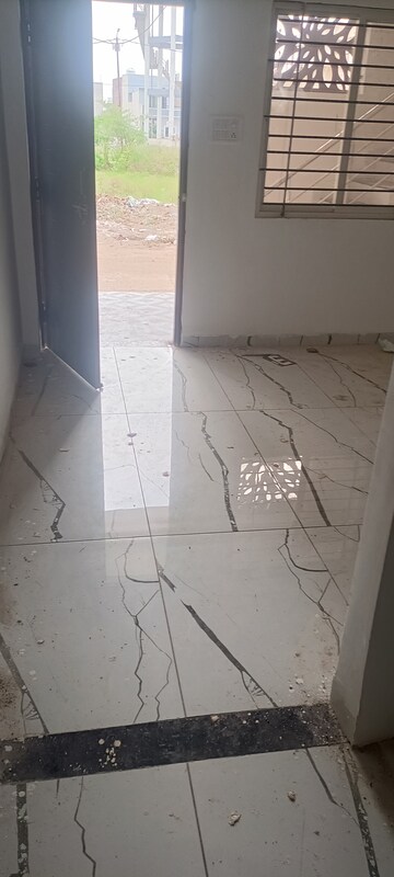 Room in 1 BHK Independent House at Talawali Chanda – for Sale