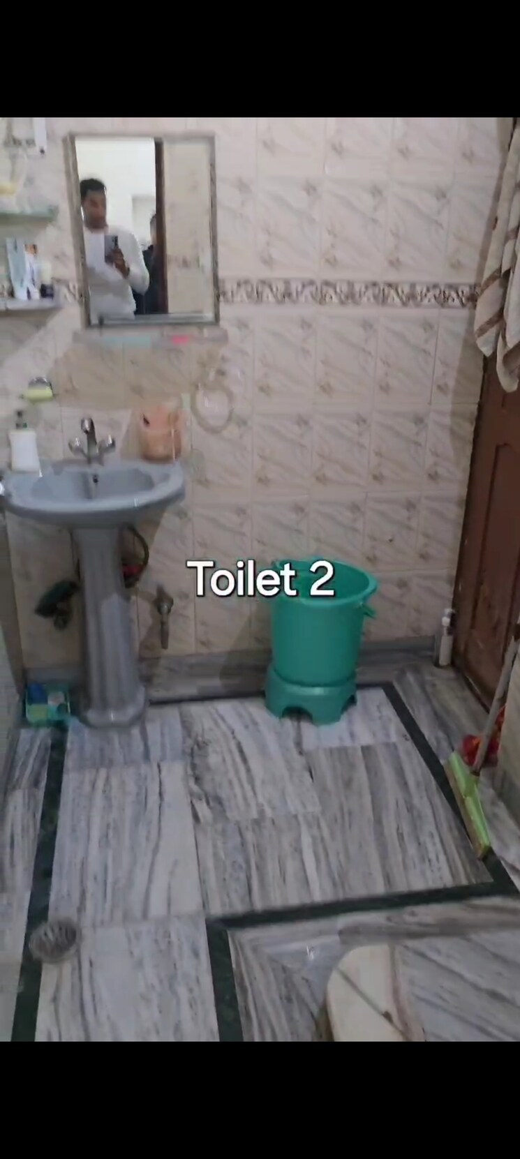 Bathroom, carnation-greens 3.5 Bedroom 275 Sq.Yd. Independent House In Sector 8 Faridabad 8162129