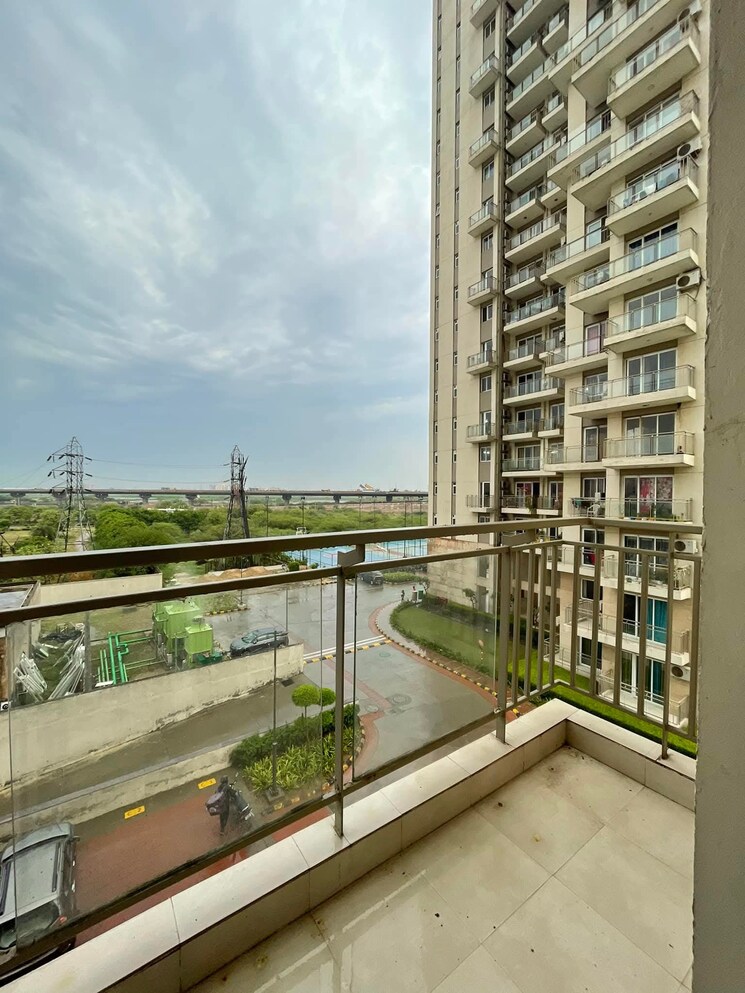 Balcony, conscient-heritage-max 3 Bedroom 1880 Sq.Ft. Apartment In Sector 102 Gurgaon 8161634