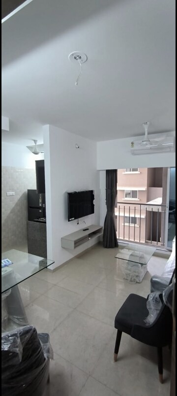 Room in 1 BHK Apartment at Dimple 19 North, Kandivali West – for Rent
