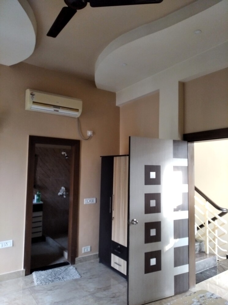 undefined, sanjeeva-town-bungalows 3.5 Bedroom 2600 Sq.Ft. Villa In Rajarhat Kolkata 8161581