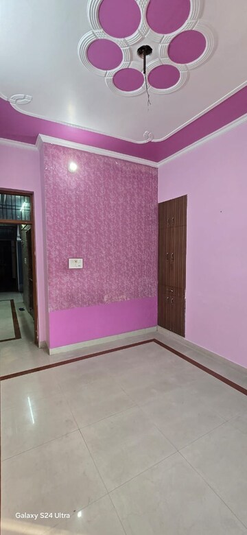 Room in 3 BHK Independent House at Gomti Nagar – for Rent