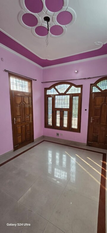 Room in 3 BHK Independent House at Gomti Nagar – for Rent