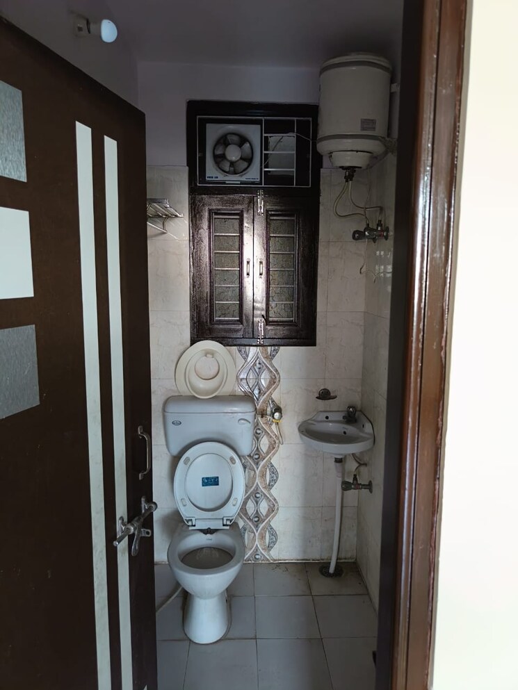 Bathroom, sanjeeva-town-bungalows 3.5 Bedroom 2600 Sq.Ft. Villa In Rajarhat Kolkata 8161581