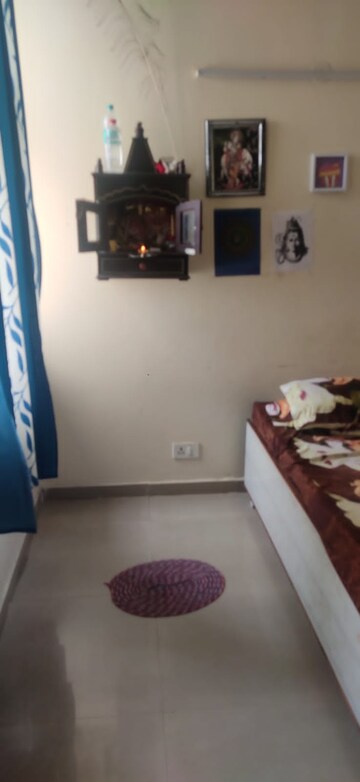 Furnished Amenities in 2 BHK Apartment at Mahagun Mywoods II, Sector 16c Greater Noida – for Rent