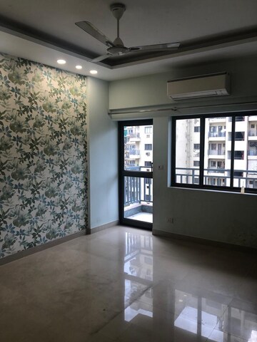 Room in 3.5 BHK Apartment at Ardee City Palm Grove Heights, Sector 52 – for Rent