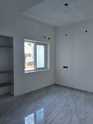 Room in 3 BHK Apartment at Kk Nagar – for Sale