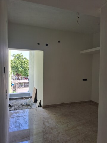 Room in 3 BHK Apartment at Kk Nagar – for Sale