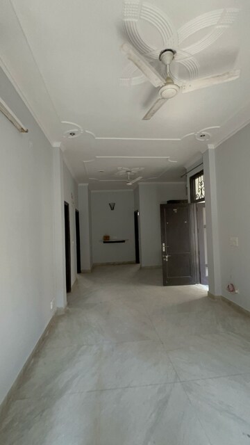 Building Lobby in 3 BHK Builder Floor at Sector 23 – for Rent