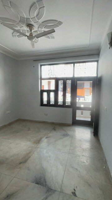 Room in 3 BHK Builder Floor at Sector 23 – for Rent