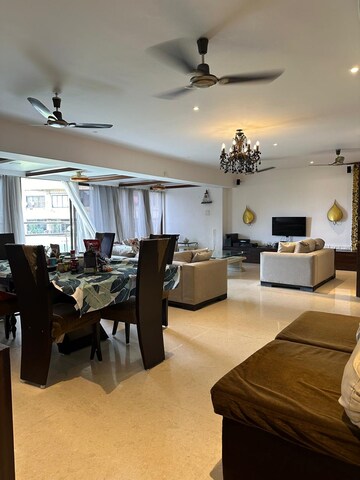 Team Area in 4 BHK Apartment at Casa Di Rosa, Bandra West – for Sale