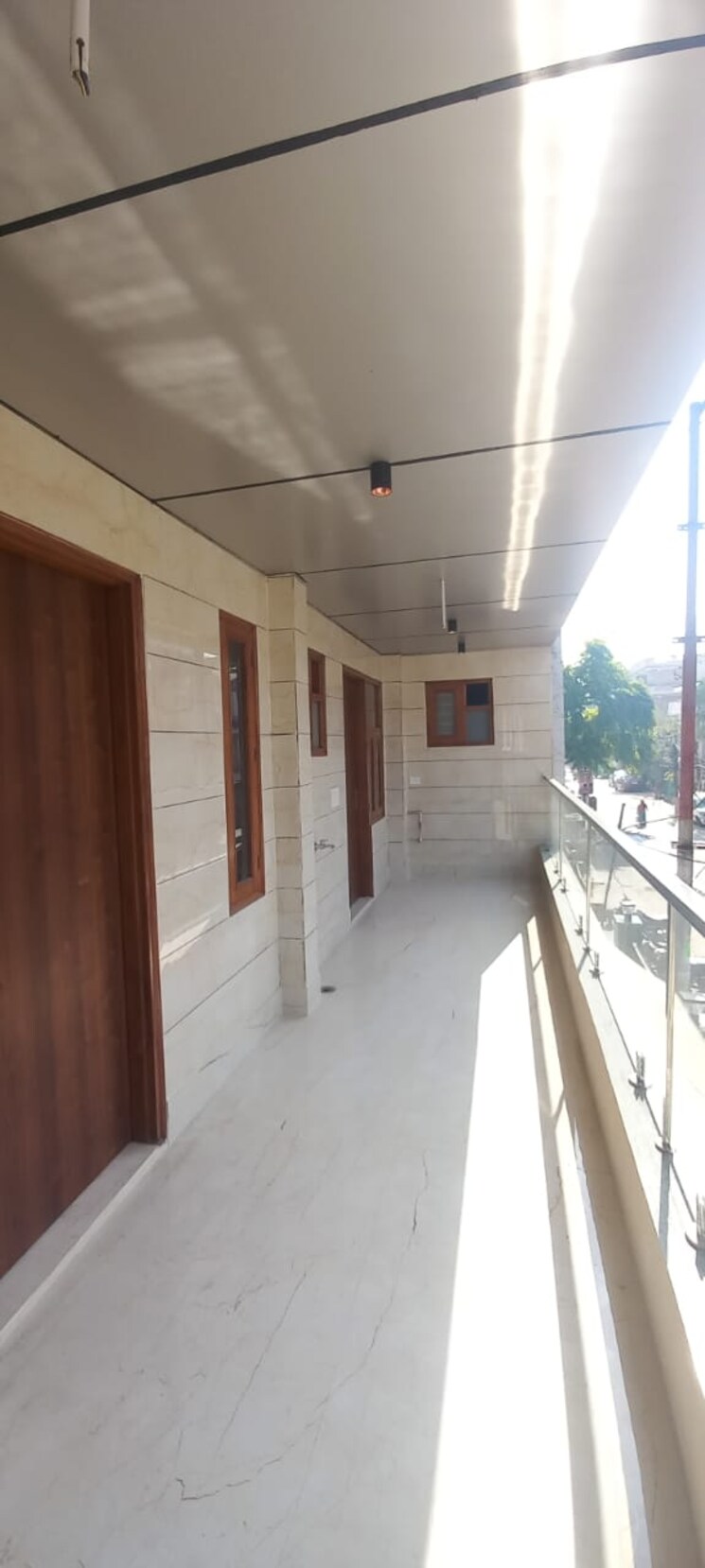 Balcony, rajendra nagar sector 5 5 Bedroom 355 Sq.Yd. Builder Floor In Rajendra Nagar Sector 5 Ghaziabad 8162008