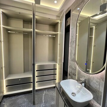 Attached Bathroom in 4 BHK Apartment at DLF The Belvedere Park, Sector 24 – for Rent