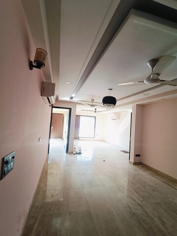Room in 3 BHK Builder Floor at Ansal API Esencia, Sector 67 – for Rent
