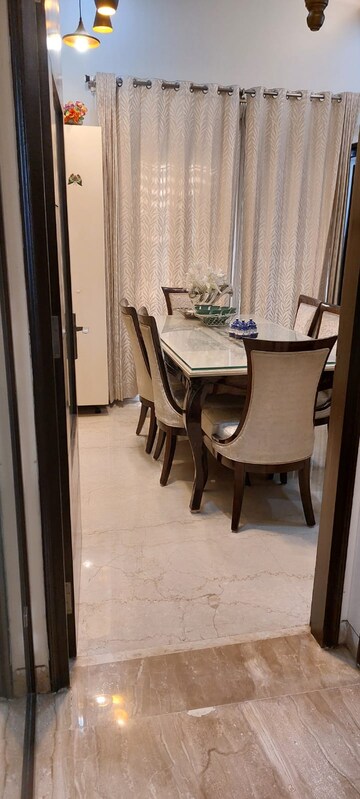 Master Bedroom in 4 BHK Builder Floor at Unitech South City 1, South City 1 – for Sale