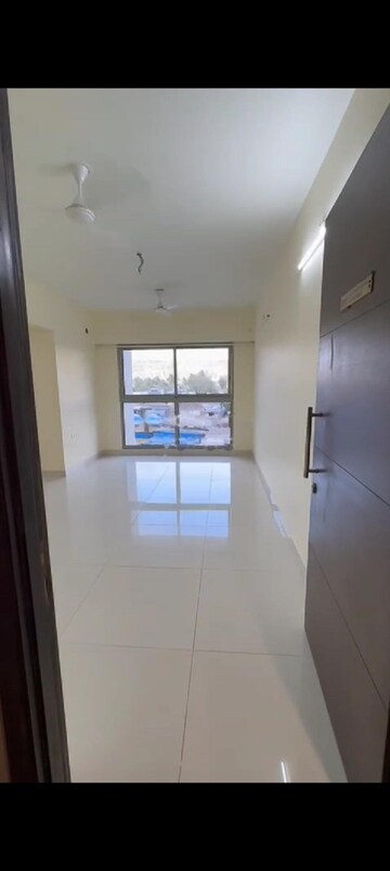 2 BHK Apartment For Rent in Shapoorji Pallonji Astron Kandivali East Mumbai  8162109