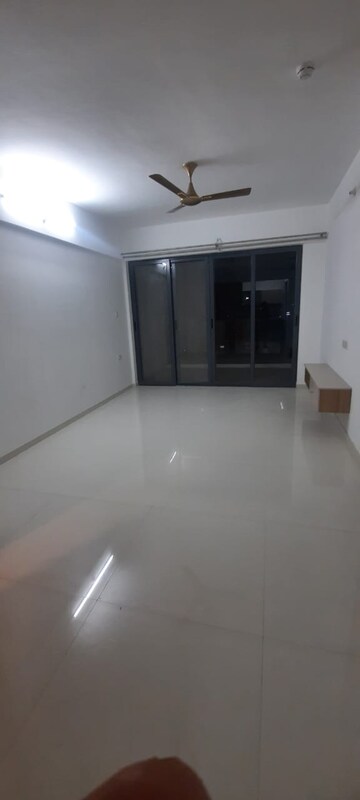 Room in 2 BHK Apartment at Majestique Signature Towers, Balewadi – for Rent