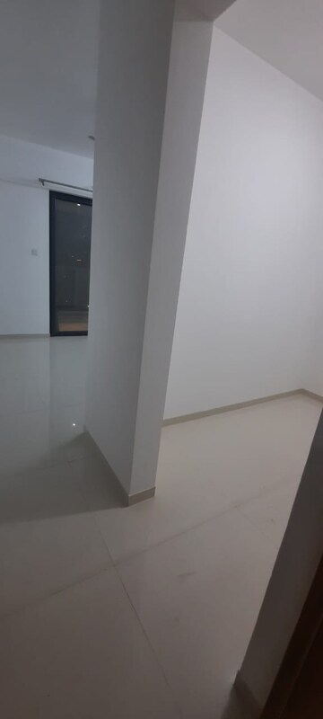 Room in 2 BHK Apartment at Majestique Signature Towers, Balewadi – for Rent