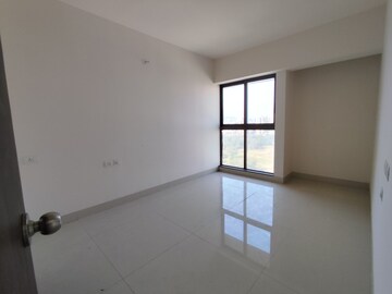 Room in 1 BHK Apartment at Lodha Casa Viva, Majiwada – for Rent