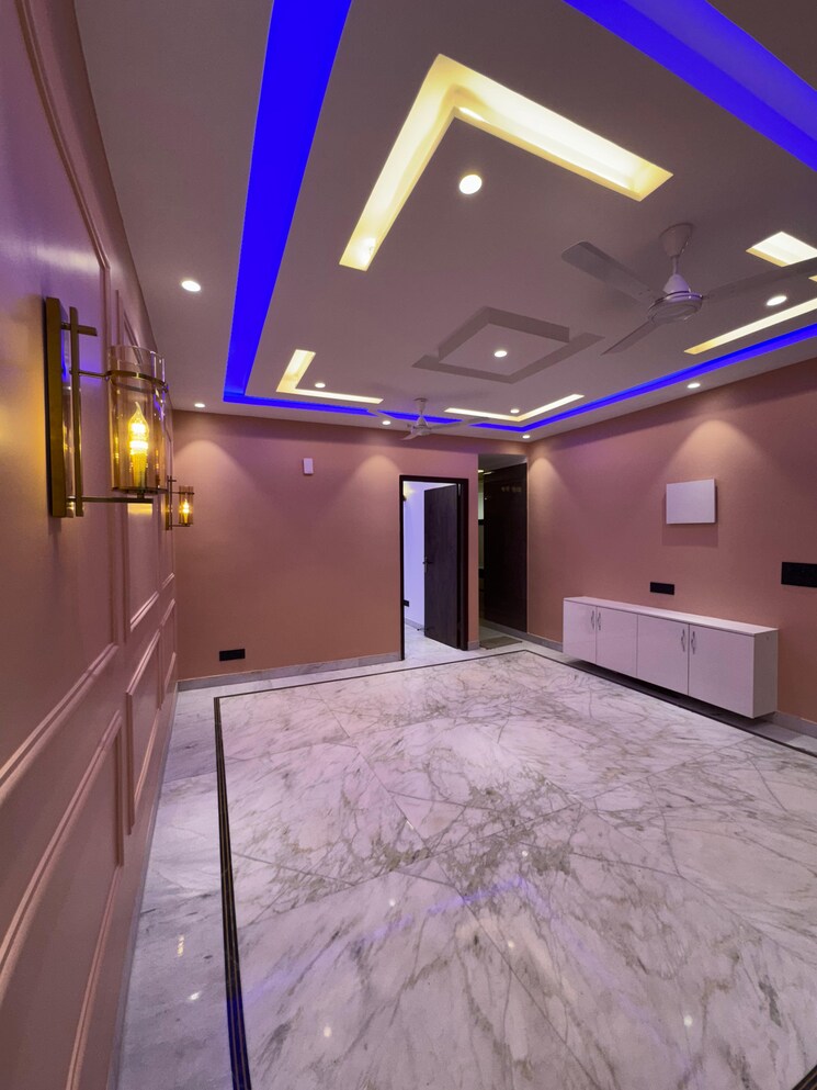 Bedroom, paryavaran complex 3 Bedroom 1000 Sq.Ft. Builder Floor In Paryavaran Complex Delhi 8162159