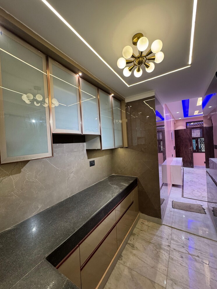 Kitchen, paryavaran complex 3 Bedroom 1000 Sq.Ft. Builder Floor In Paryavaran Complex Delhi 8162159
