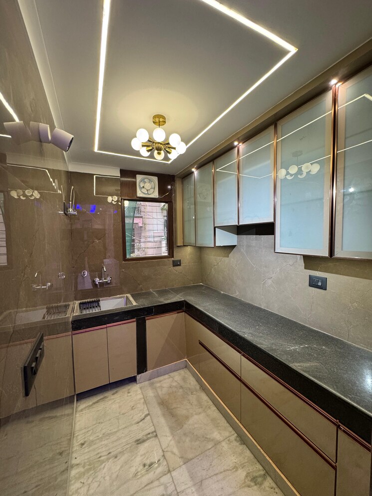 Kitchen, paryavaran complex 3 Bedroom 1000 Sq.Ft. Builder Floor In Paryavaran Complex Delhi 8162159