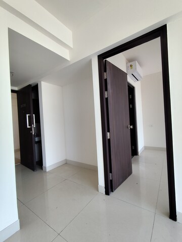 Room in 1 BHK Apartment at Lodha Casa Viva, Majiwada – for Sale