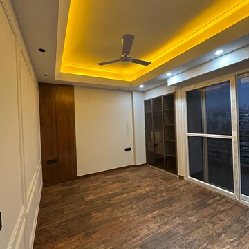Room in 4 BHK Builder Floor at Ansal Versalia Avante, Sector 67 – for Rent