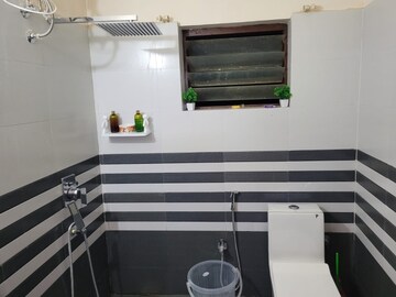 Attached Bathroom in 1 BHK Apartment at Candolim – for Rent