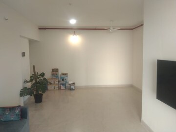 Room in 2 BHK Apartment at K Raheja Ascencio, Chandivali – for Rent