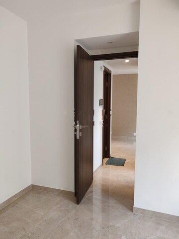 Room in 1 BHK Apartment at LnT Veridian, Powai – for Rent