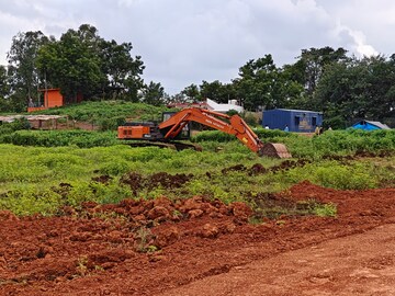  Plot For Sale in Manneguda