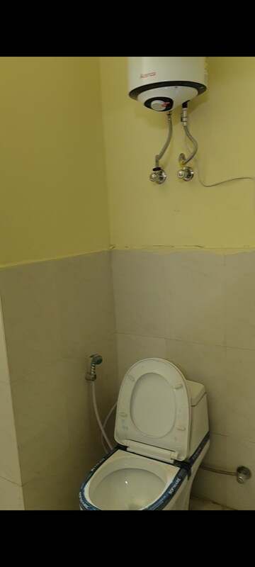 Bathroom in 1 BHK Apartment at Pyramid Heights, Sector 85 – for Rent