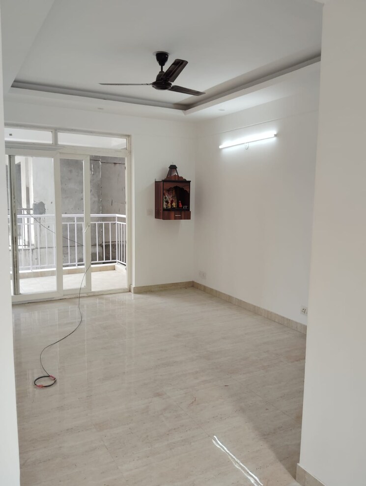 Room, sector 77 3.5 Bedroom 1702 Sq.Ft. Apartment In Sector 77 Faridabad 8162567
