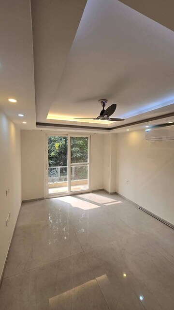 Bedroom in 3 BHK Builder Floor at Ansal Sushant Lok I, Sector 43 – for Rent