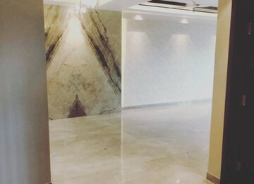 Room in 4 BHK Apartment at DLF Belvedere Towers, Sector 24 – for Sale