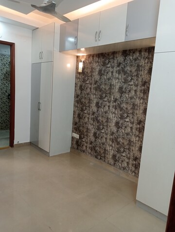 Room in 3 BHK Builder Floor at Pratap Vihar – for Sale