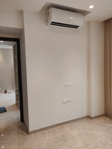 Room in 1 BHK Apartment at LnT Veridian, Powai – for Rent