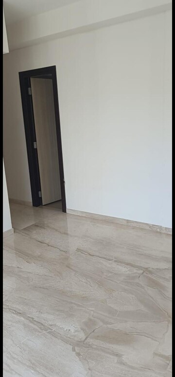Room in 2 BHK Apartment at LnT Veridian, Powai – for Rent