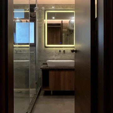 Bathroom in 3.5 BHK Apartment at Ambience Island, Sector 24 – for Sale