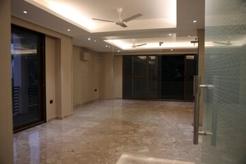 Room in 4 BHK Apartment at Ambience Island, Sector 24 – for Sale