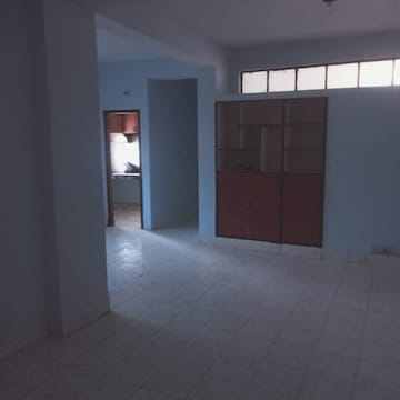 Room in 3 BHK Apartment at Ratu Road – for Rent