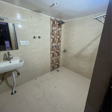 Bathroom in 2.5 BHK Villa at Spring Field, Sector 31 – for Rent