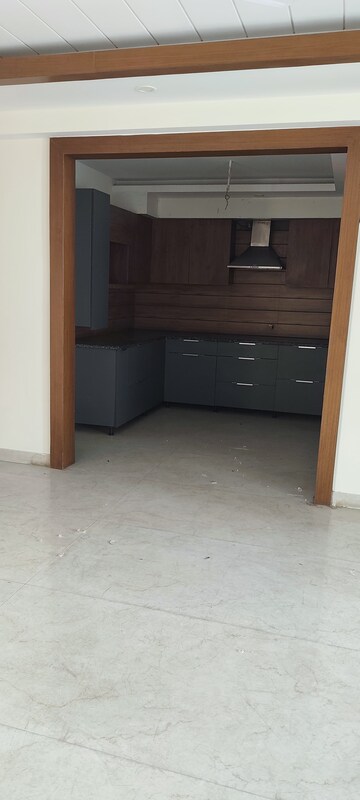 2 BHK Builder Floor For Rent in Sunstar Floors, Sector 51